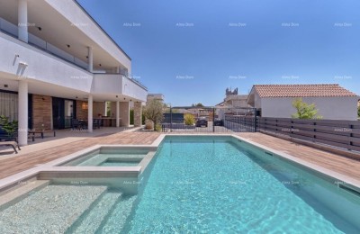 Fažana- Peroj- Wunderschöne Villa mit Pool und Meerblick in der Nähe des Strandes