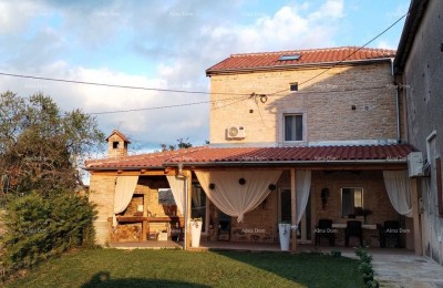 Barban – House with Pool and Sports Facilities