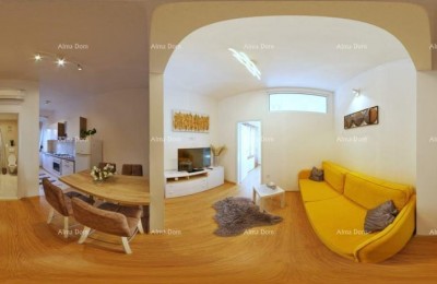 Pula, 2-Zimmer-Wohnung im Zentrum, 31 m² + Terrasse und Garten