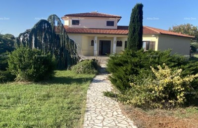 POMER, erste Reihe zum Meer, ein Haus mit Baugrundstück und einem Projekt für eine Luxusvilla