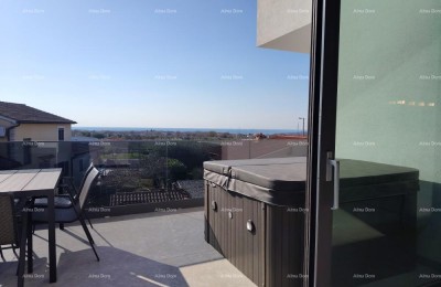 Hochwertige drei Zimmer Wohnung mit Meerblick, möbliert