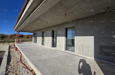 Neubau. Haus in Žminj.