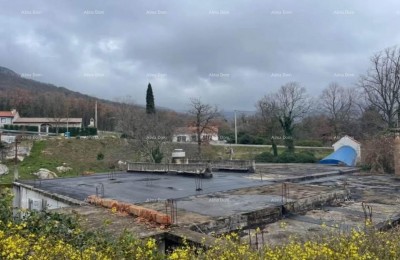 ISTRIA Lupoglav, unfertiges Gebäude mit Grundstück und Genehmigung zur Erweiterung