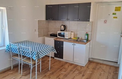 PULA – Investitionswohnung im Zentrum, aufgeteilt in 3 komplett ausgestattete Studio-Apartments