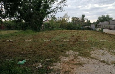 Marčana, Grundstück mit Nebengebäude, 2 km vom Meer entfernt