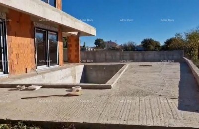 Kanfanar, modernes Haus im Rohbau-Stadium