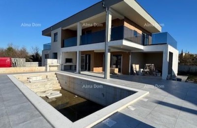 Šišan. Neu gebautes Haus mit Swimmingpool