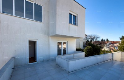 Zu verkaufen: Attraktives Haus in Premantura mit Meerblick