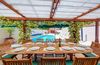 Zu verkaufen: renoviertes Istrienhaus mit Pool – Kanfanar, 208 m², zwei Objekte