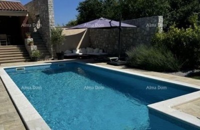 Mediterranes Haus mit Pool und Meerblick, Raša