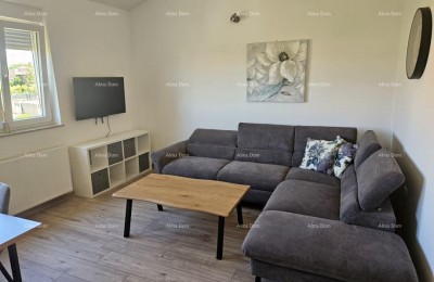 VALBANDON – Voll möblierte Drei-Zimmer-Wohnung mit Balkon, 1,2 km vom Meer entfernt