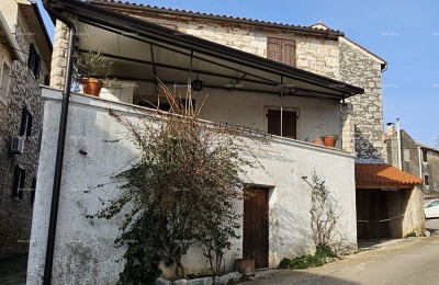 Steinernes Istrisches Haus in Brtonigla