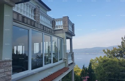 Apartmenthaus mit Meerblick