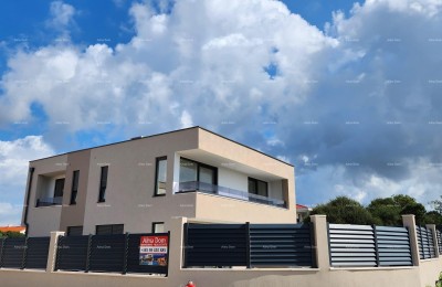 Banjole. Volme. Verkauf eines neuen freistehenden Hauses in ausgezeichneter Lage, Nähe zur Marina!