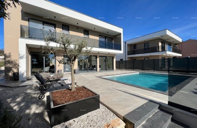 Verkauf einer modernen Villa mit Pool, Svetvinčenat!