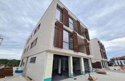 Neuer, moderner Wohnkomplex in Rovinj! Zweistöckige Wohnung mit Parkplatz und Garage! B4/A