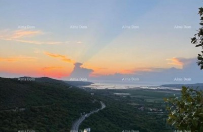 KAŠTEL – Baugrundstück 1.500 m² mit Panoramablick