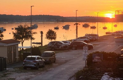 Medulin, Burle, Wohnung 50 m vom Meer mit Aussicht!