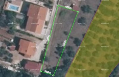 Baugrundstück 750 m² in Pula.