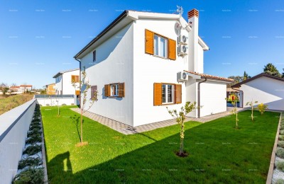 Einfamilienhaus in  Pula.  8 km.  Šikići.