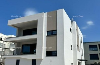 Wir verkaufen eine Wohnung in einem Neubau mit Garten! ŠTINJAN.