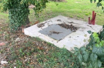Zu verkaufen: Baugrundstück 1000 m² in der Umgebung von Poreč