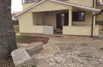 NOVIGRAD – Zwei Wohnungen in einem Einfamilienhaus zu verkaufen