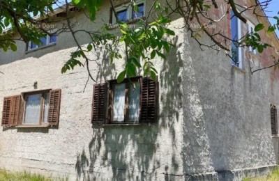 Verkauf eines Hauses mit zwei Baugrundstücken – Tinjan