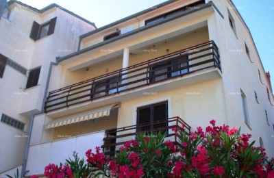 Sale of a large, beautifully decorated house with office space and 3 separate apartments, Veruda .  Pula!