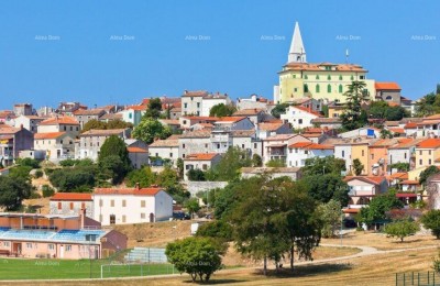 Wir verkaufen ein Steinhaus im Zentrum von Brtonigla!