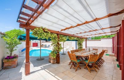 Zu verkaufen: renoviertes Istrienhaus mit Pool – Kanfanar, 208 m², zwei Objekte