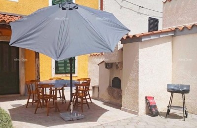 Verkauf eines schön gestalteten, renovierten Istrischen Hauses mit Zisterne in Marčana!