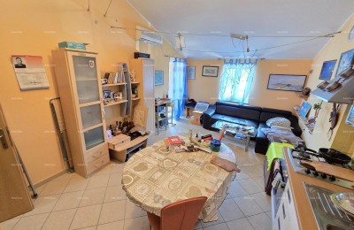 Stan in Banjolama – ruhige Umgebung, nahe der Küste, mit Veranda und modernen Annehmlichkeiten