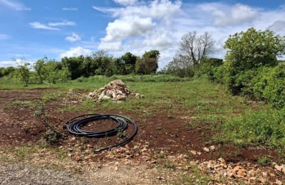 Marčana, Baugrundstück, 845 m2, mit Projekt und Genehmigung – 3 km vom Meer