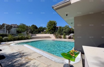 Wir verkaufen eine Wohnung mit wunderschönem Meerblick! Premantura!