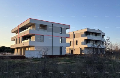 PULA, Valdebek – Großzügige Wohnung zu verkaufen, 2 Terrassen, Neubau / B4