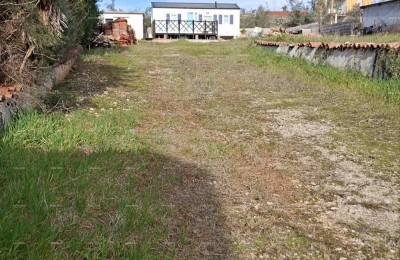 Baugrundstück mit Mobilheim – Kaštelir