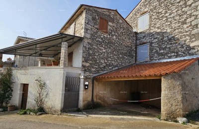 Steinernes Istrisches Haus in Brtonigla