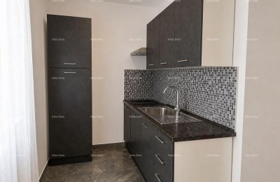 Renovierte Wohnung im Zentrum von Pula, 50 m² mit Fußbodenheizung und modernem Design